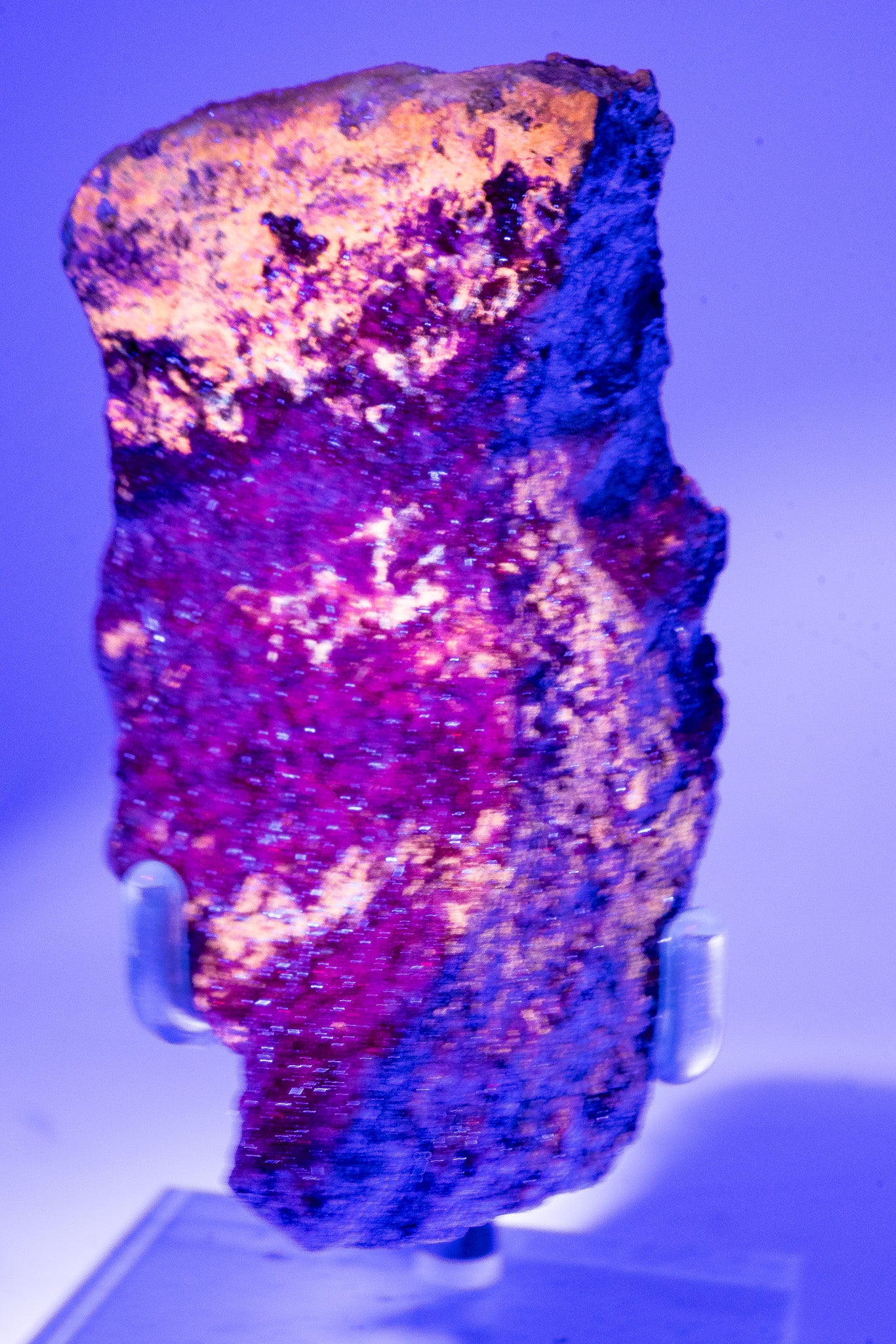 Eudialyte - Ocampo, Coahuila, Mexico - UV Reactive