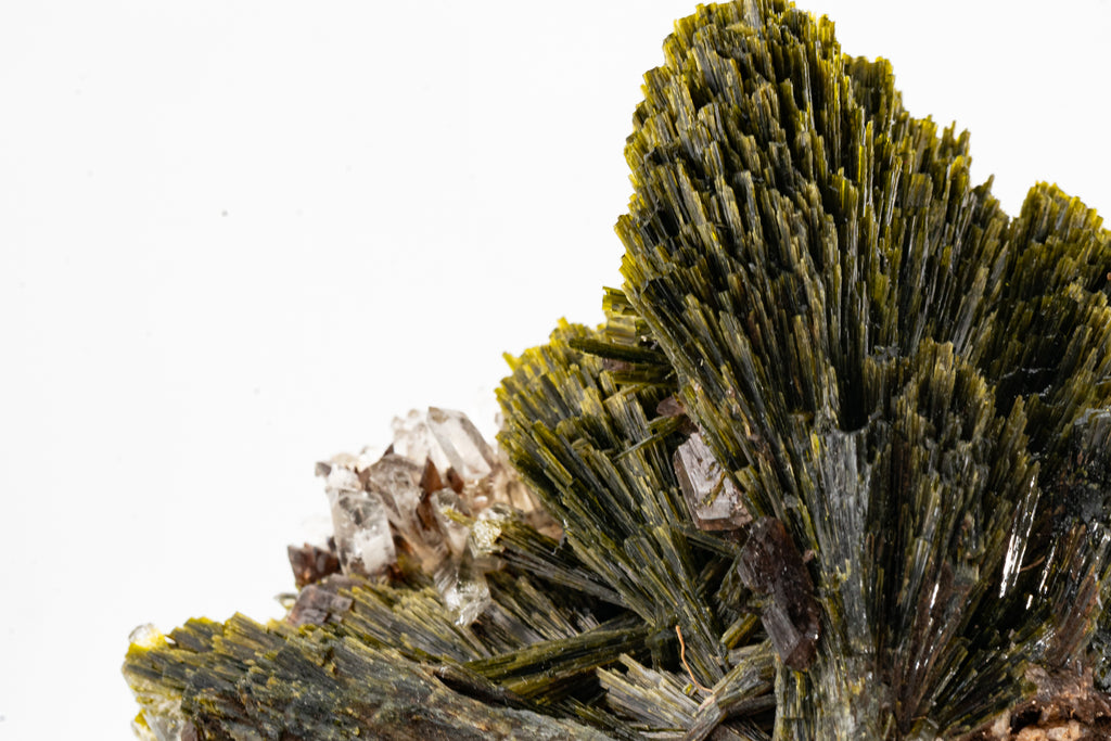 Epidote, Quartz, Axinte -  Cullhuay, Peru