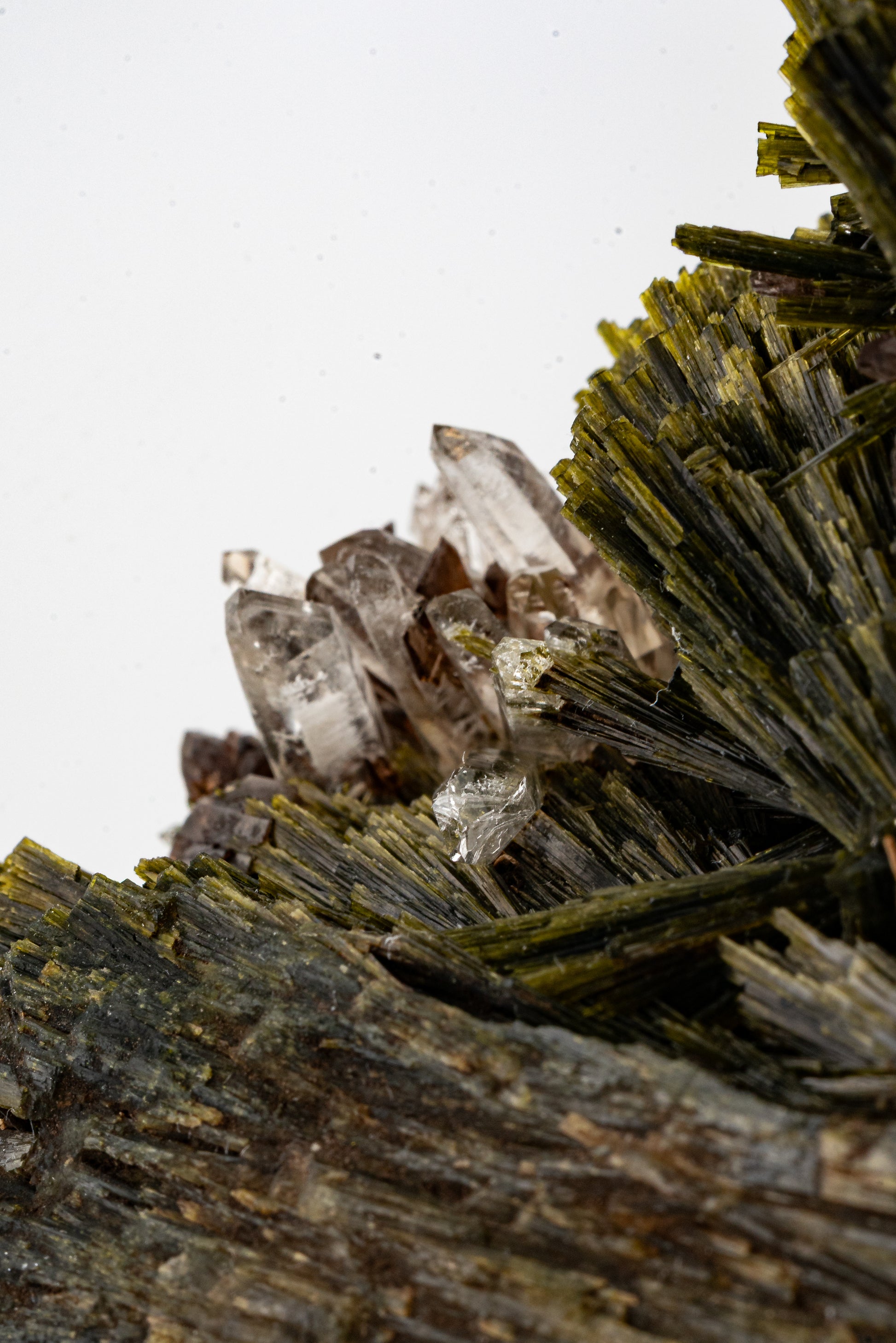 Epidote, Quartz, Axinte -  Cullhuay, Peru
