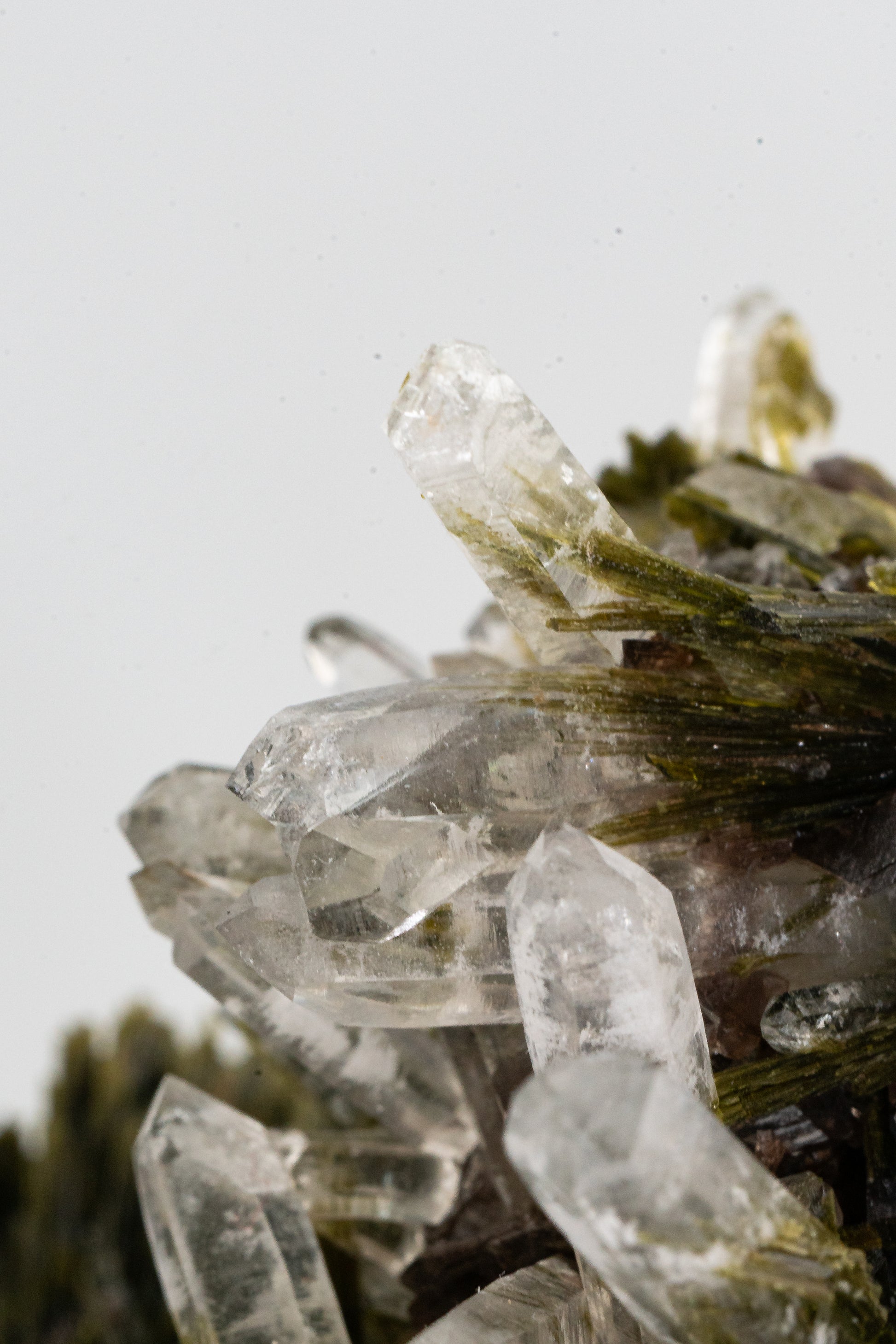Epidote, Quartz, Axinte -  Cullhuay, Peru