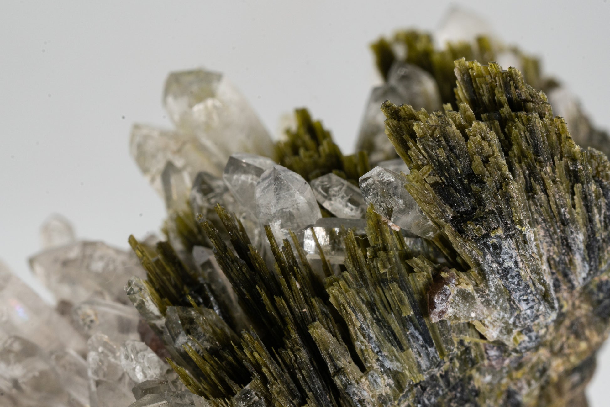 Epidote, Quartz, Axinte -  Cullhuay, Peru