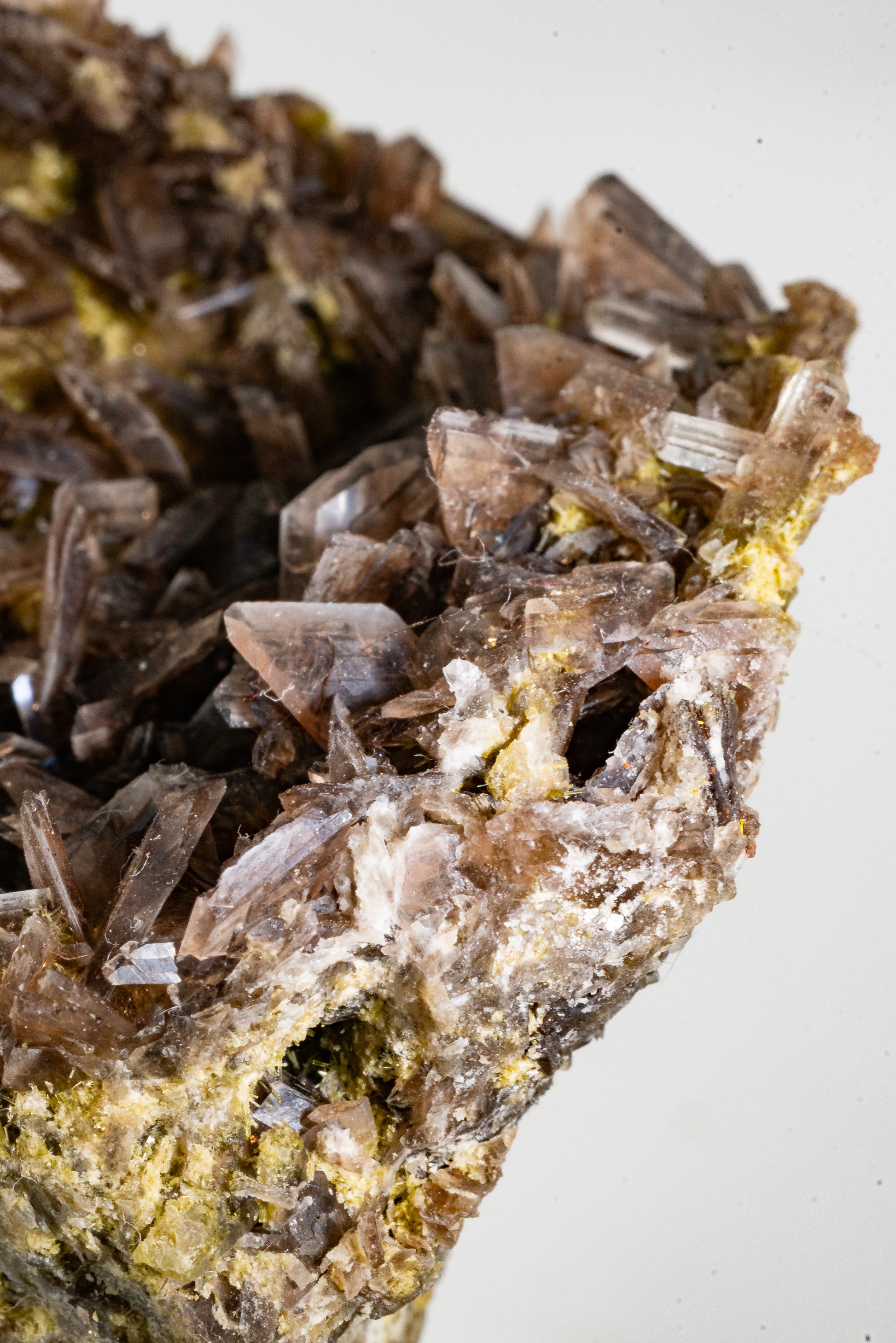 Epidote, Axinte -  Cullhuay, Peru