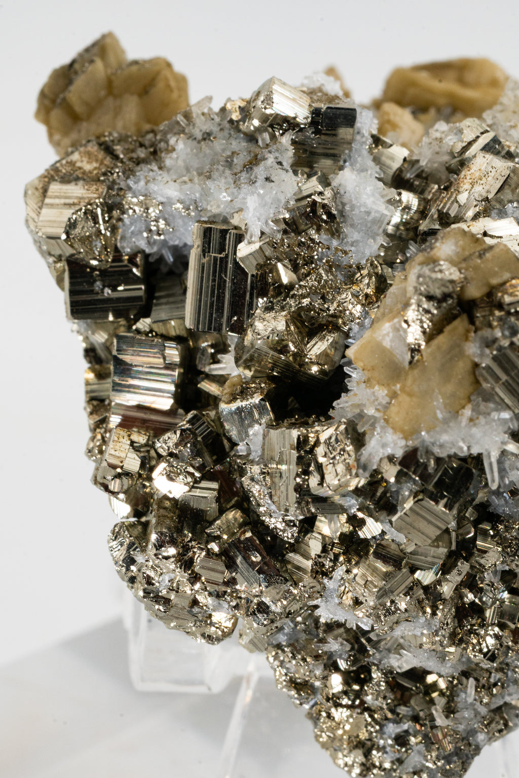 Pyrite, Siderite, Quartz - Huanzala, Peru - UV Reactive