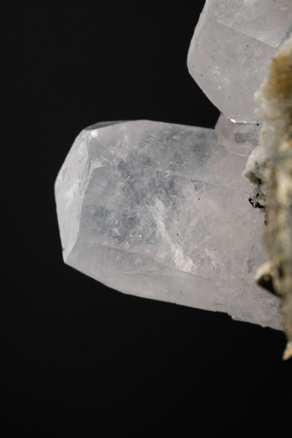 Calcite Var. Mangano, Pyrite- Huanzala, Peru - UV Reactive