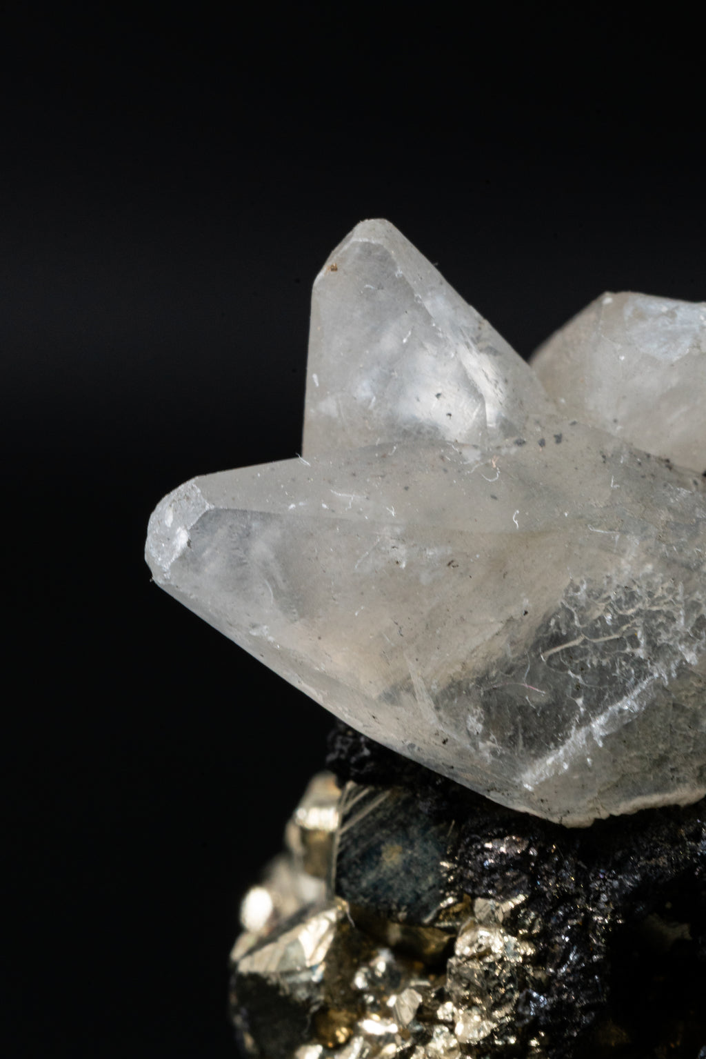 Calcite, Pyrite, Tetrahedrite - Huanzala, Peru - UV Reactive