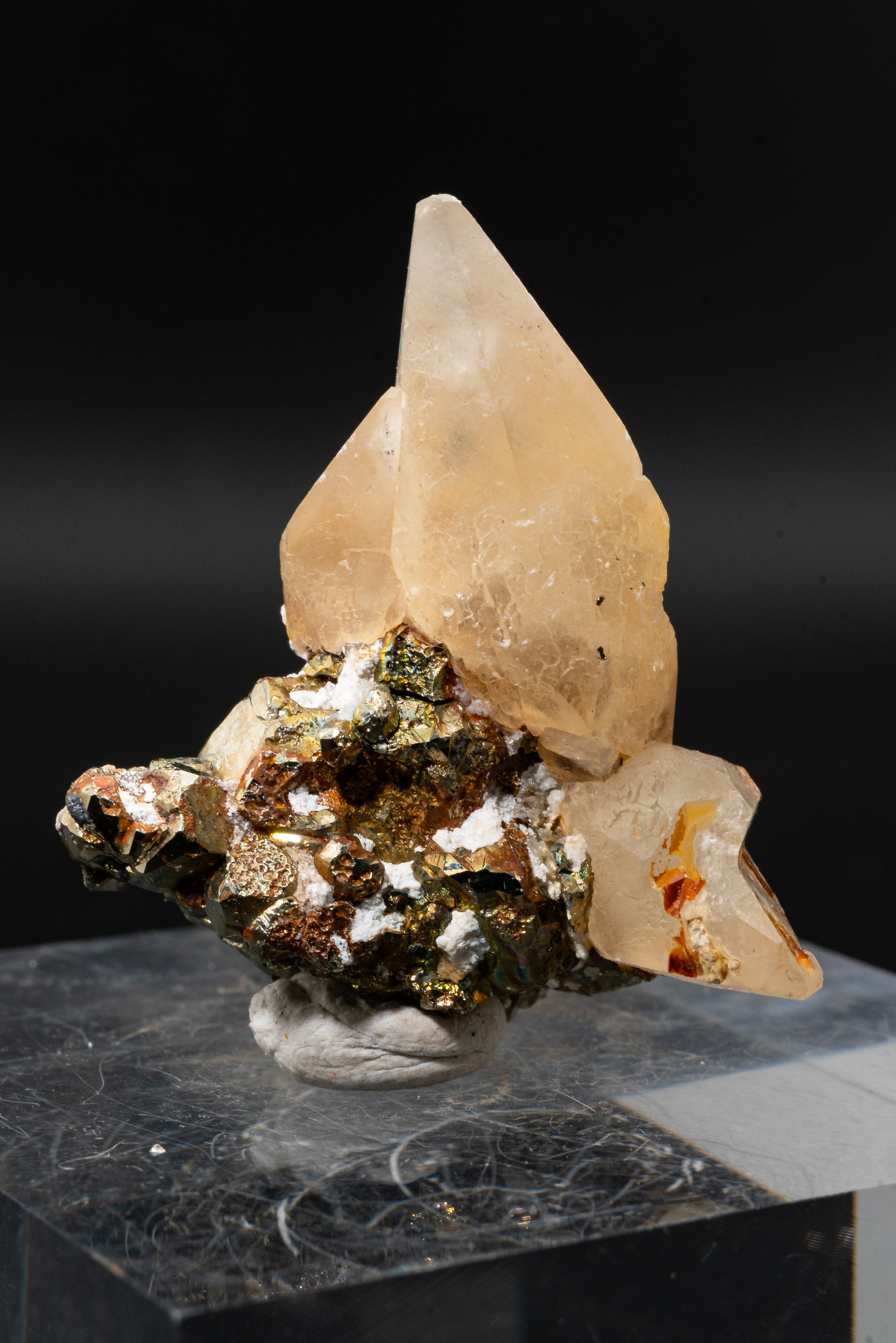 Calcite, Pyrite, - Huanzala, Peru - UV Reactive