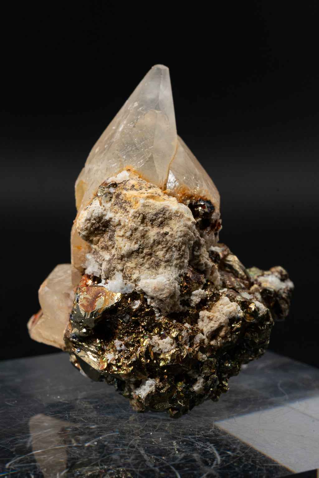 Calcite, Pyrite, - Huanzala, Peru - UV Reactive