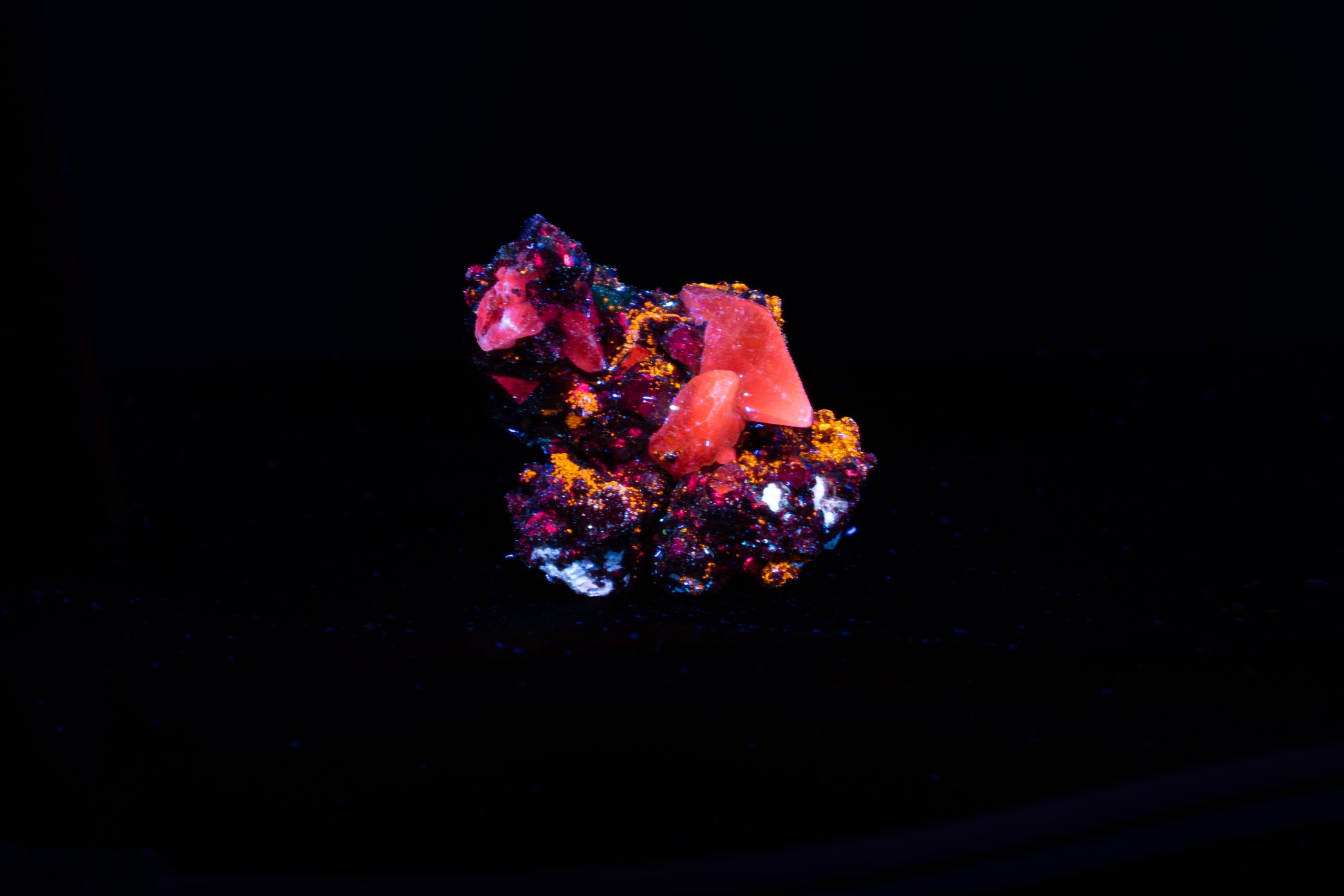 Calcite, Pyrite, Tetrahedrite - Huanzala, Peru - UV Reactive