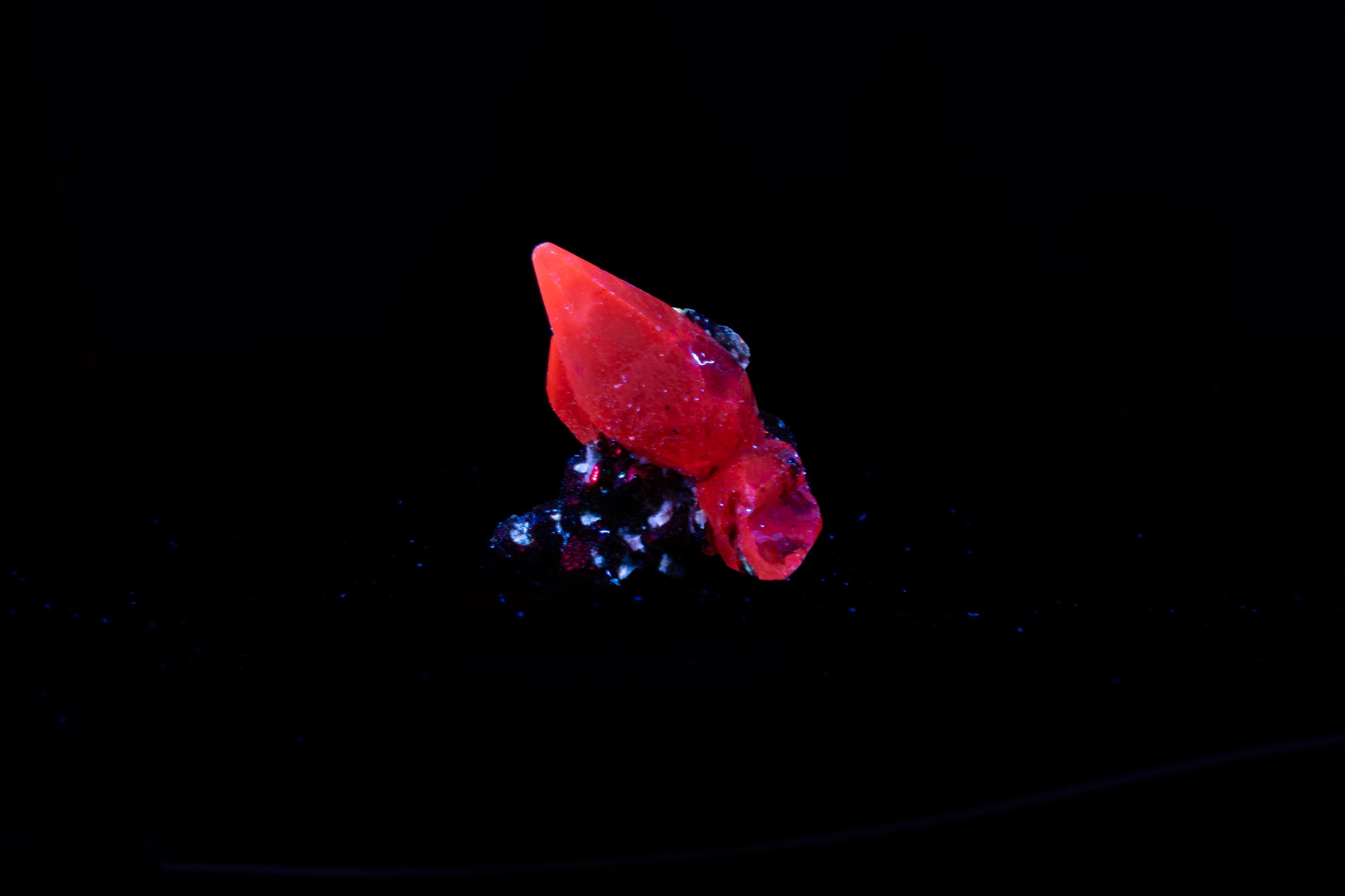 Calcite, Pyrite, - Huanzala, Peru - UV Reactive