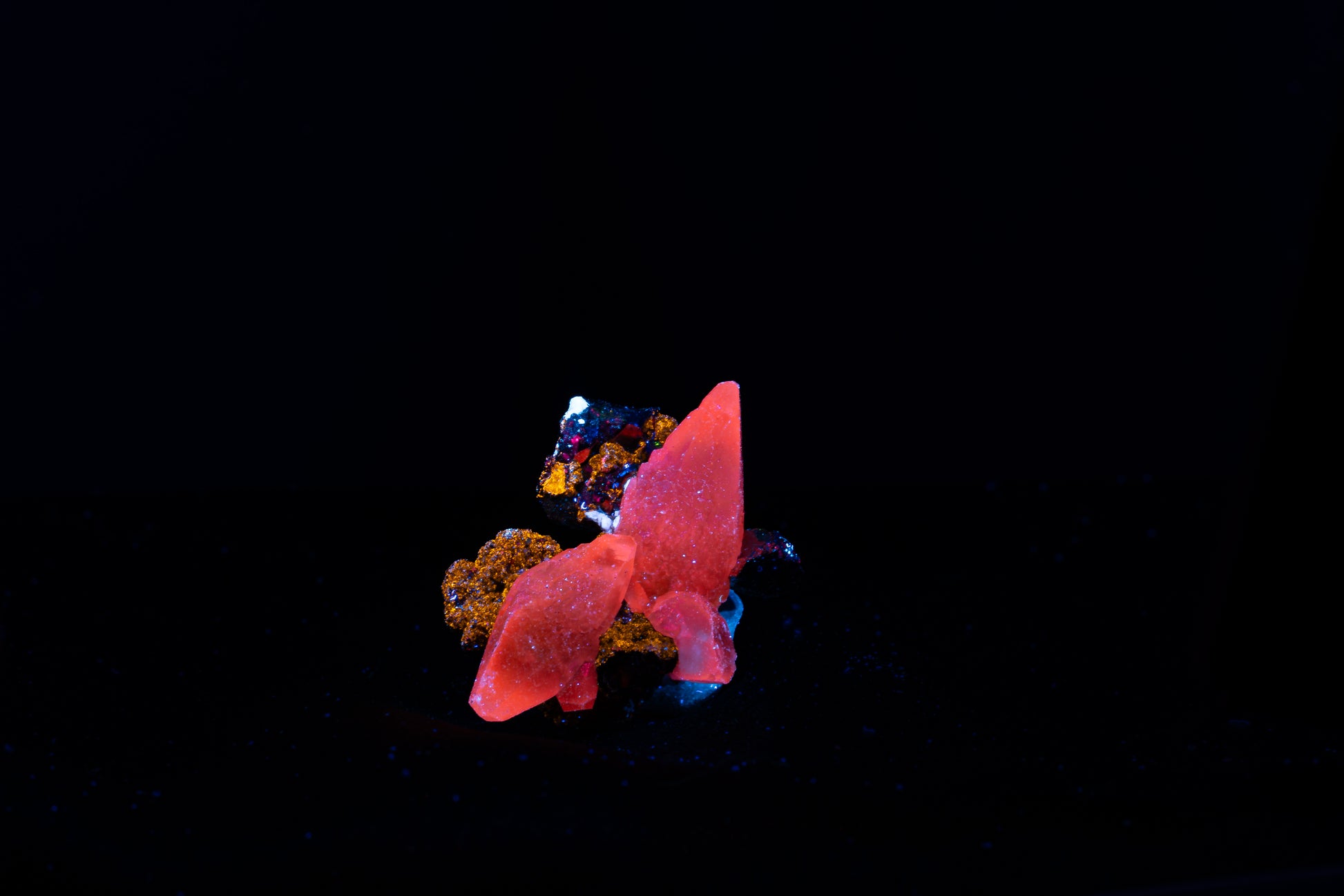 Calcite, Pyrite, Tetrahedrite - Huanzala, Peru - UV Reactive