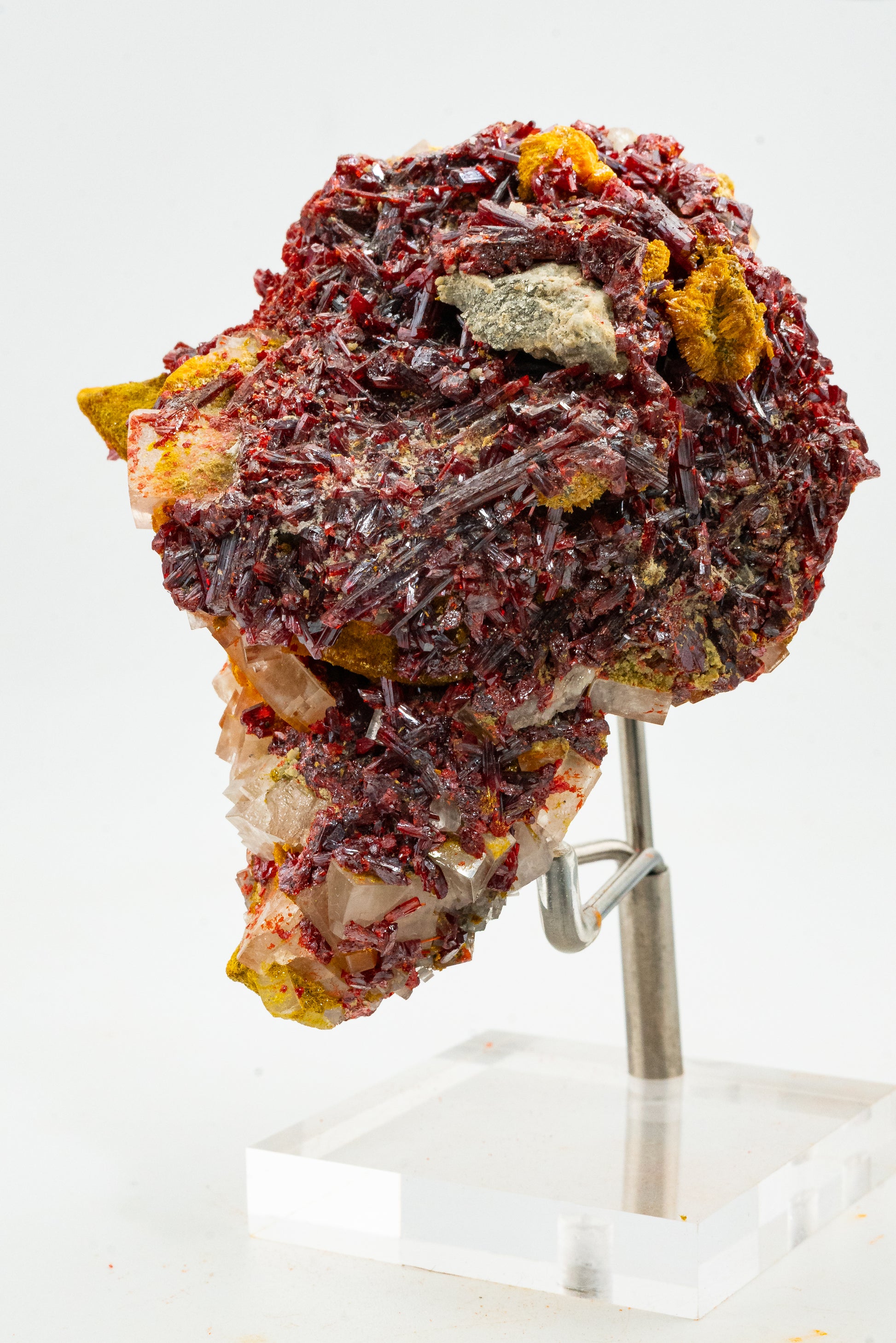 Orpiment, Realgar, Barite, - Quiruvilca Mine, Peru