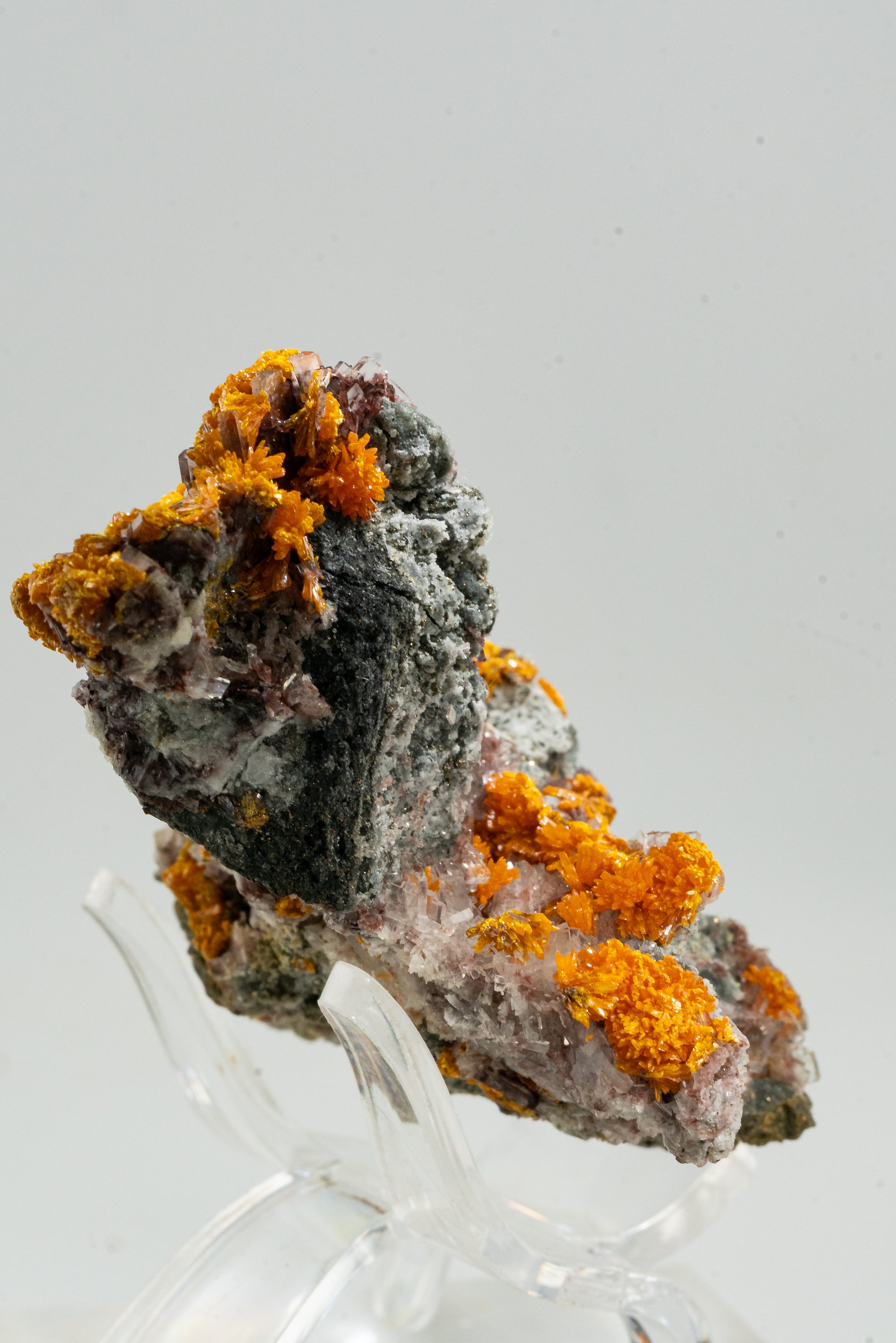 Orpiment, Realgar, Barite, - Quiruvilca Mine, Peru