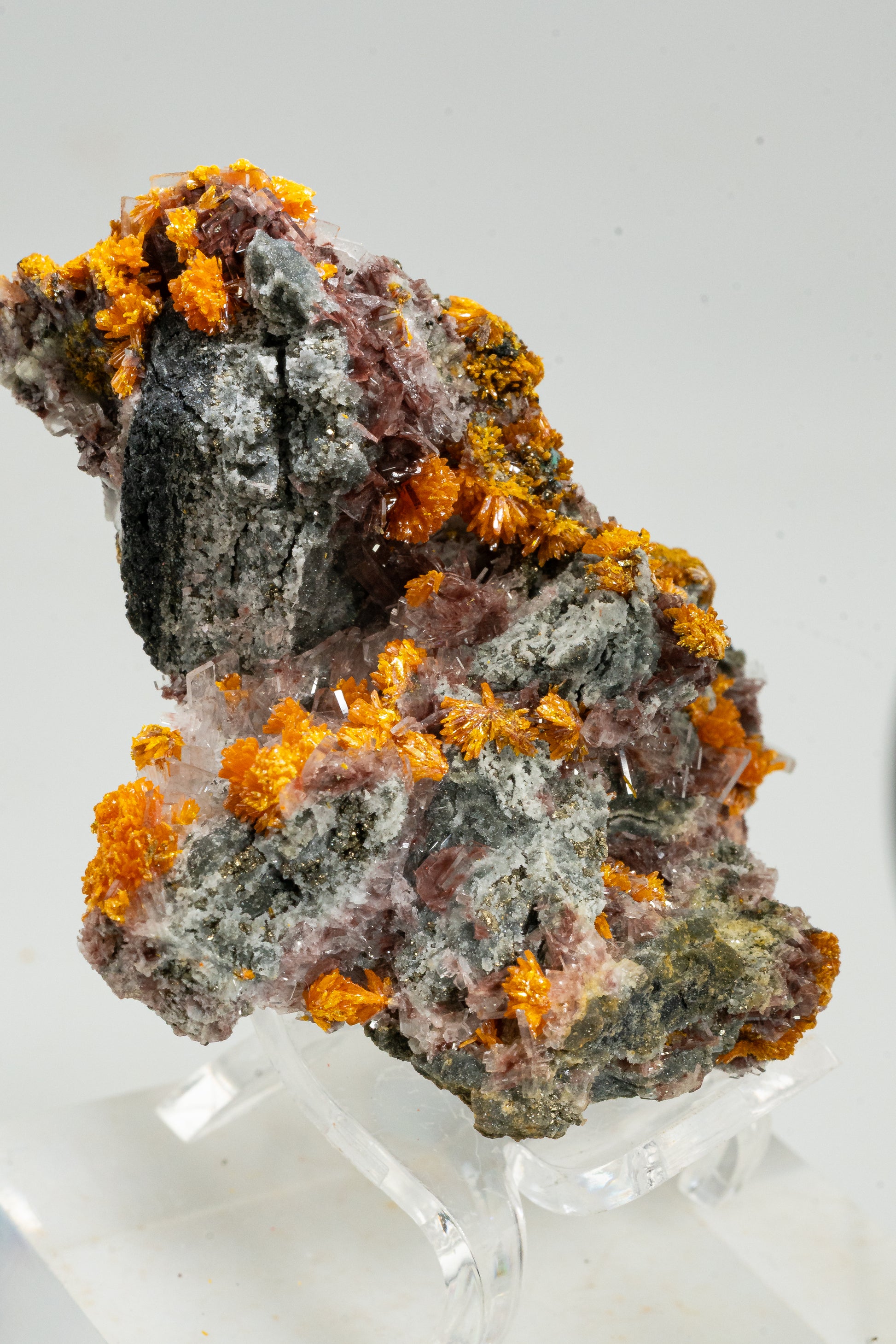 Orpiment, Realgar, Barite, - Quiruvilca Mine, Peru