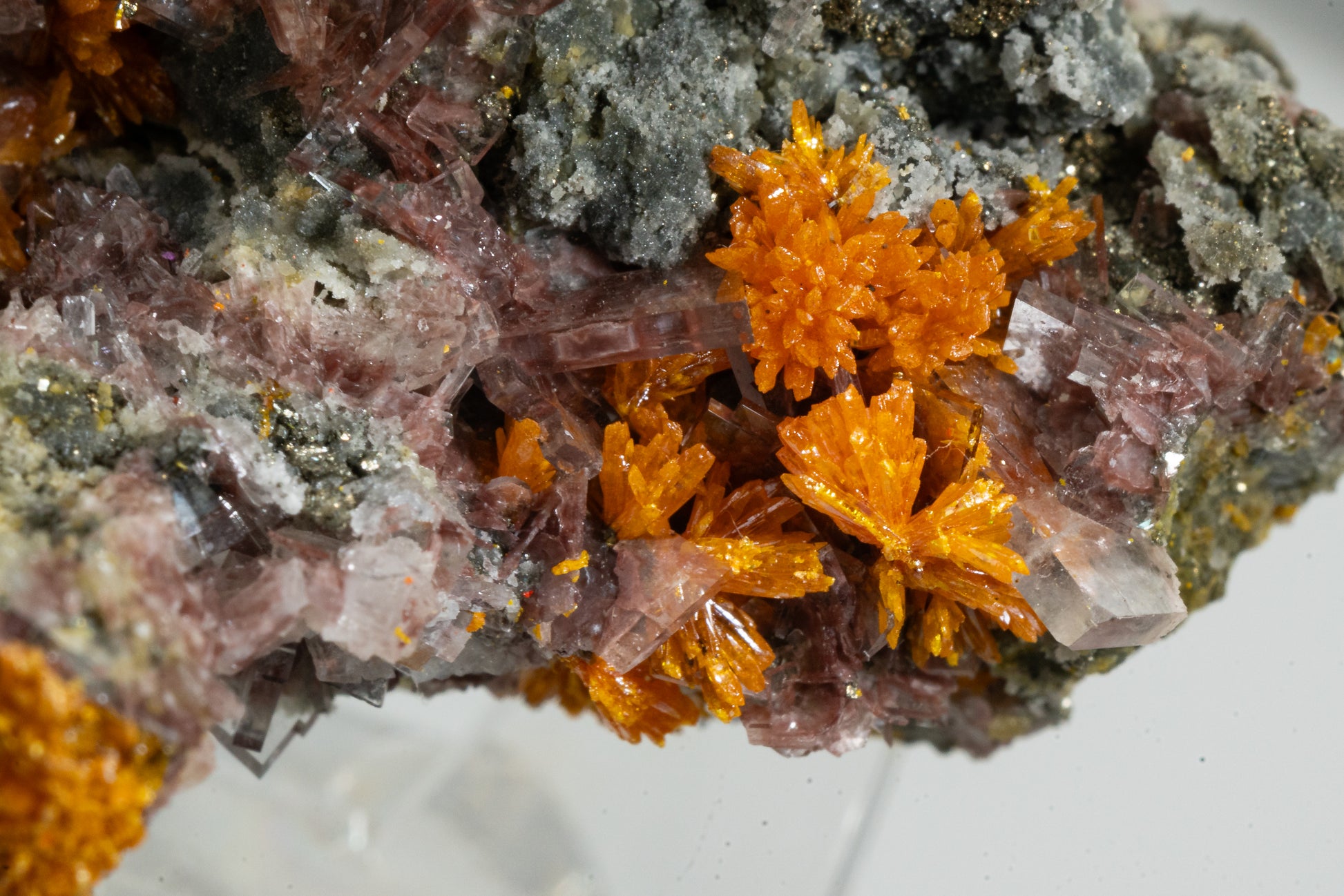 Orpiment, Realgar, Barite, - Quiruvilca Mine, Peru