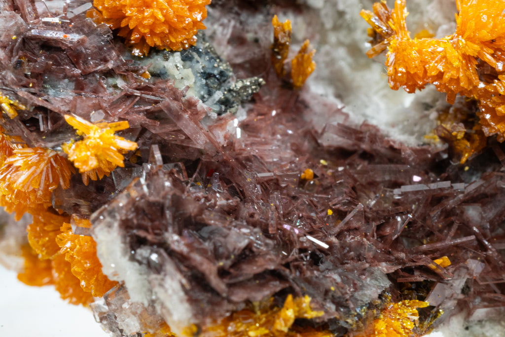 Orpiment, Realgar, Barite, - Quiruvilca Mine, Peru