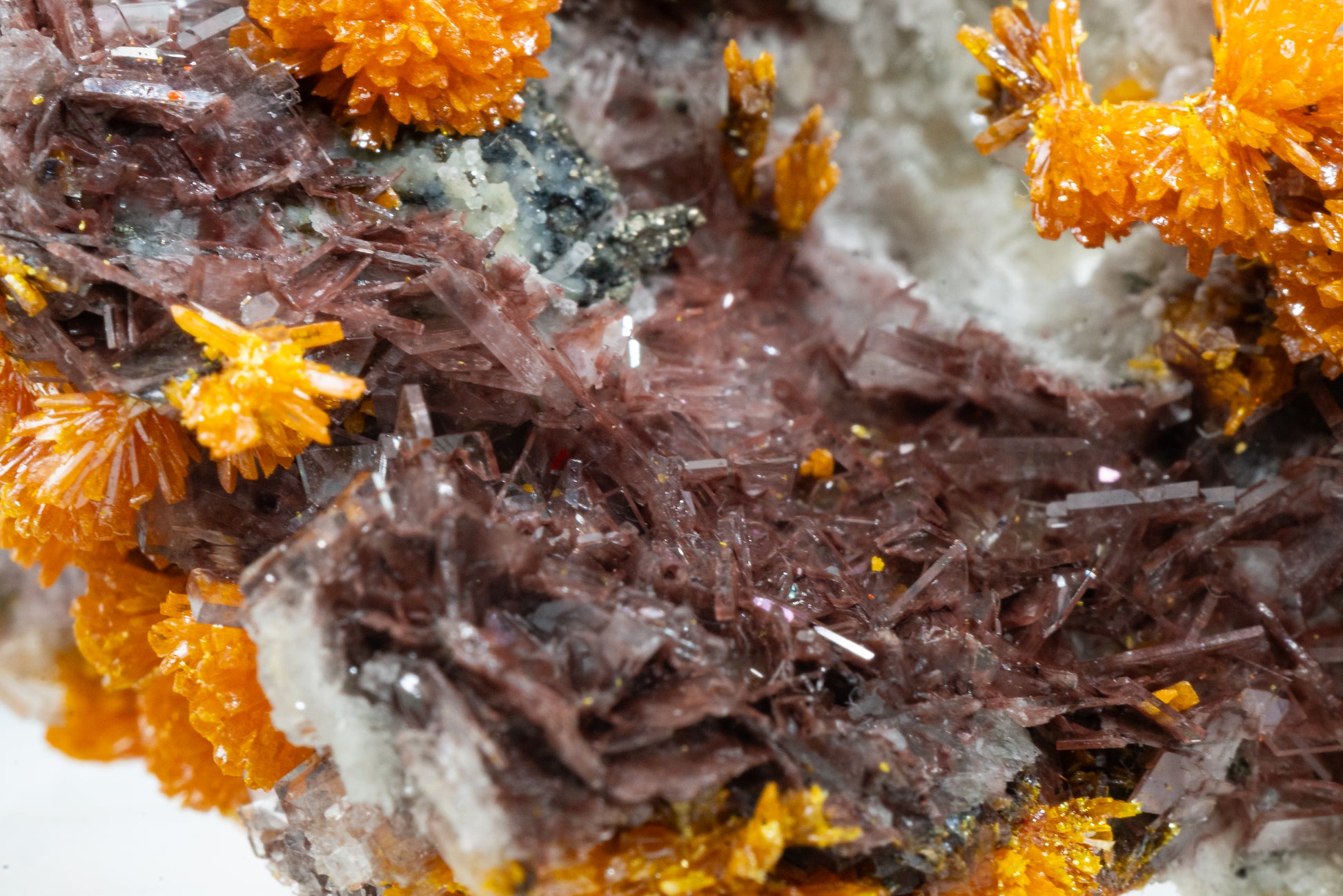 Orpiment, Realgar, Barite, - Quiruvilca Mine, Peru